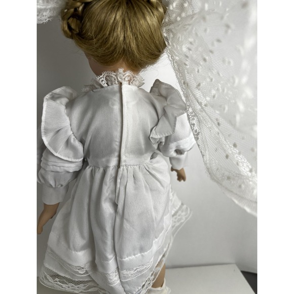 Collectible Porcelain Doll First Communion‎ Dress Veil & Cross Blonde Hair - Picture 7 of 8